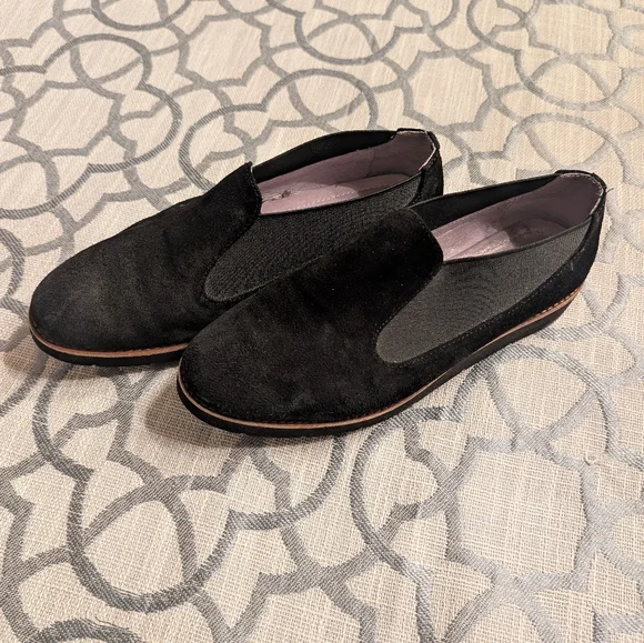 Johnston & Murphy 1850's Size 7 Black Suede Slip On Loafers - Picture 2 of 4